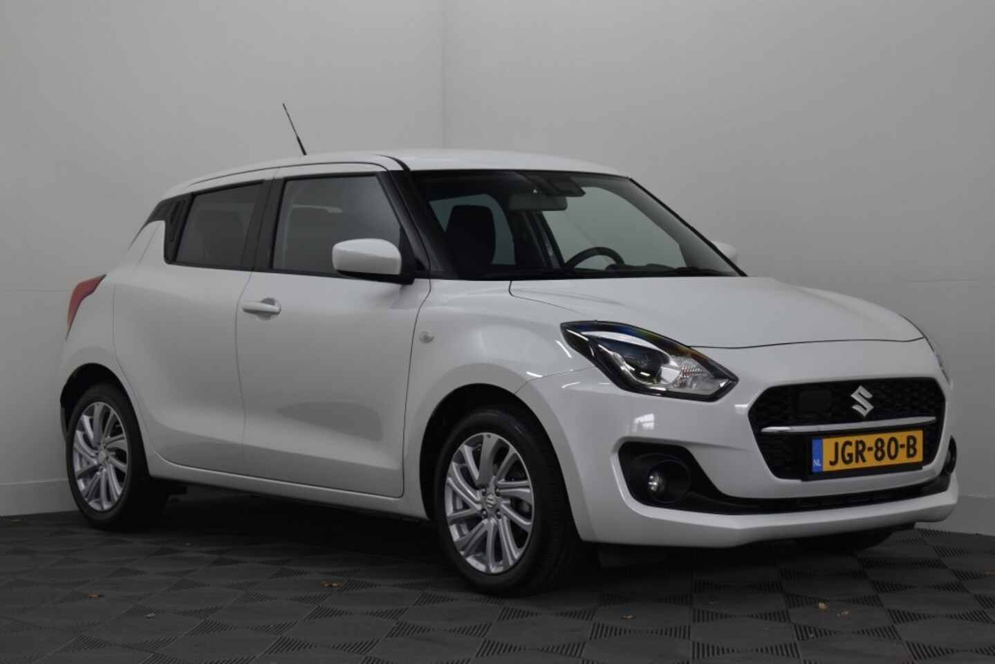 Suzuki Swift - 1.2 Smart Hybrid Select - AutoWereld.nl