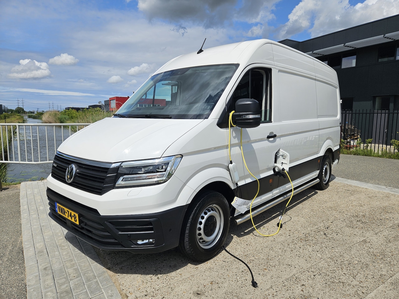 Volkswagen Crafter - e-Crafter L3H3 36 kWh Autm voorheen L2H2 133Km actieradius 2-2022 - AutoWereld.nl