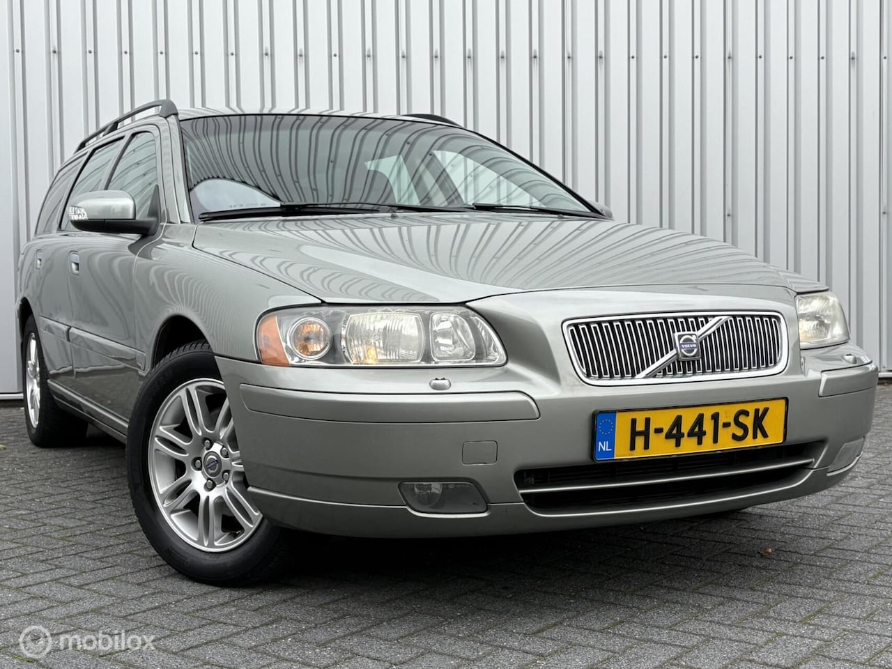 Volvo V70 - 2.4 Edition | 170pk | Trekhaak | Youngtimer | 08 | Volledige historie | - AutoWereld.nl