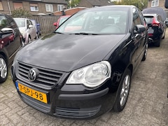 Volkswagen Polo - 1.2 Trendline 5 DEURS AIRCO 1 JAAR APK