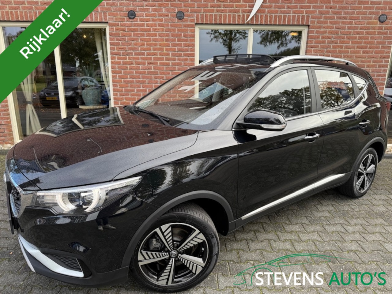 MG ZS - Luxury 45 kWh PANODAK / LEER / STOELVERW. / CAMERA / CARPLAY - AutoWereld.nl