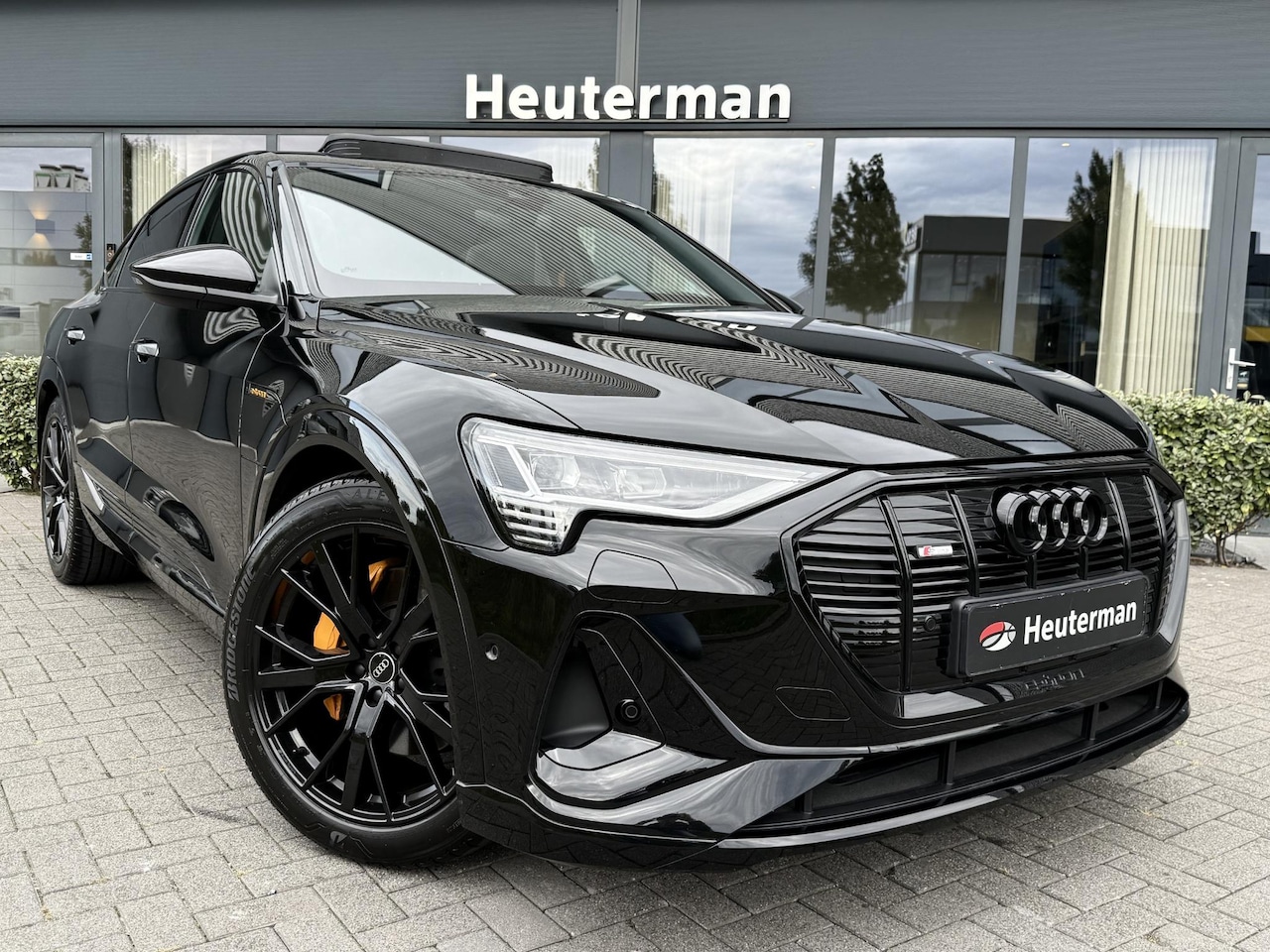 Audi e-tron Sportback - 50 Quattro Sportback Black Ed. Panodak/ Head Up - AutoWereld.nl