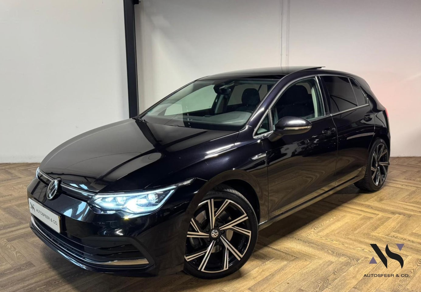 Volkswagen Golf - 1.5 eTSI Style PANO CARPLAY ACC - AutoWereld.nl