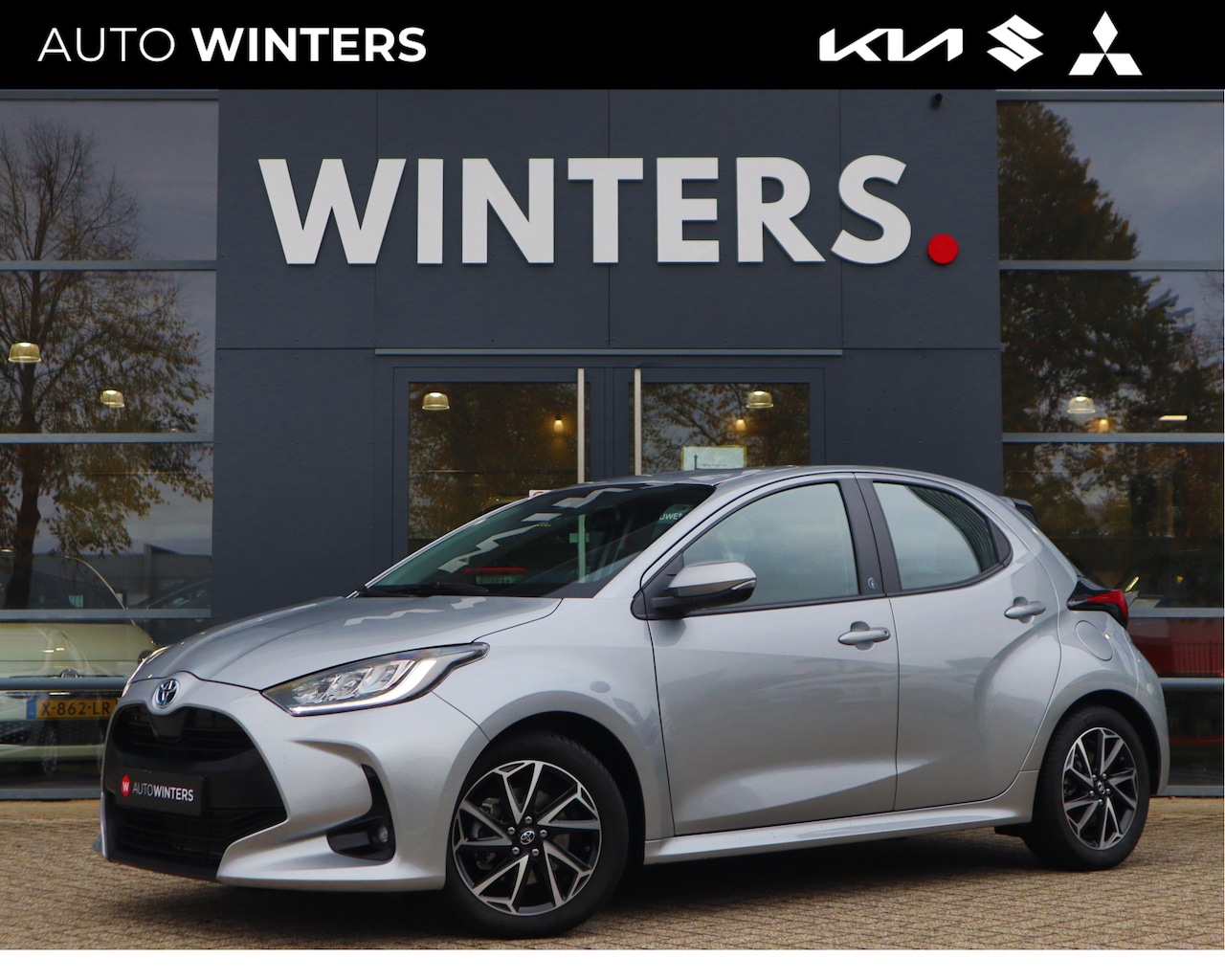 Toyota Yaris - 1.5 Hybrid | Navigatie | Camera | Carplay | Tot 10jr. garantie | - AutoWereld.nl
