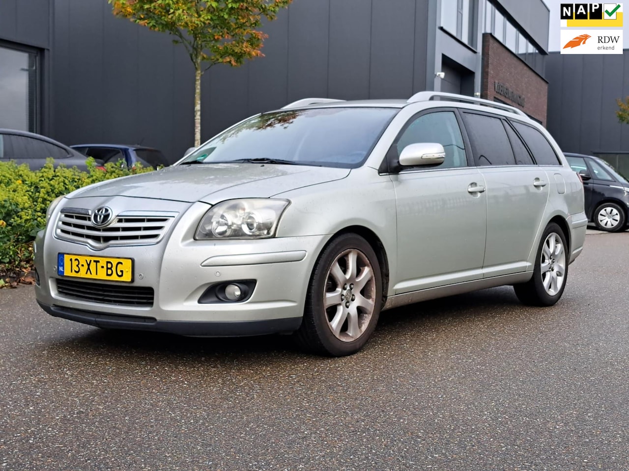 Toyota Avensis Wagon - 2.0 VVTi Executive Business Export - AutoWereld.nl
