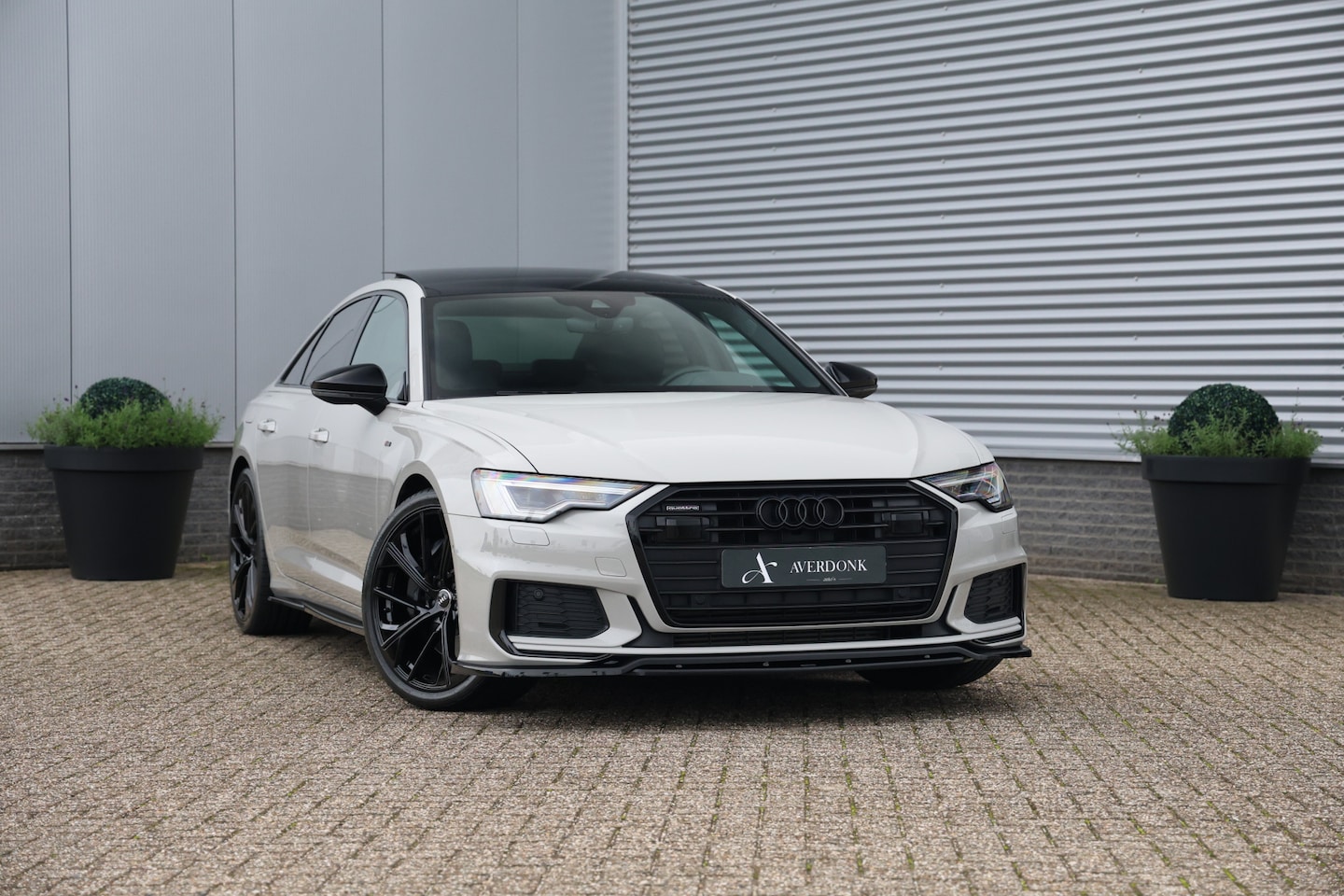 Audi A6 Limousine - 50 TFSI e Quattro 299pk 3x S-line Pano|B&O|Matrix|Krijtgrijs - AutoWereld.nl