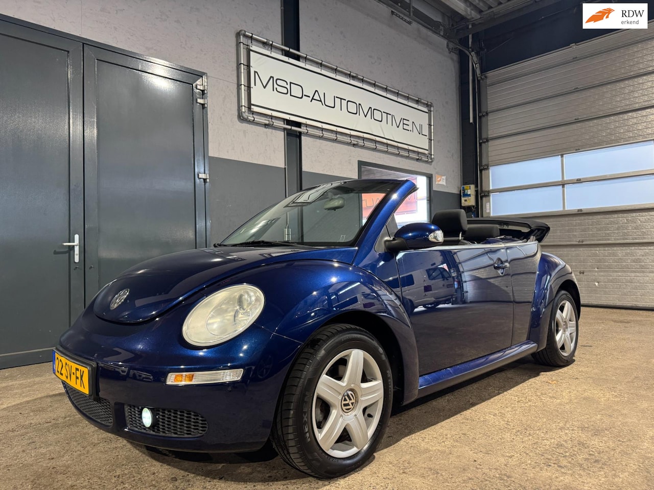 Volkswagen New Beetle Cabriolet - 1.6 Highline Lees Tekst - AutoWereld.nl