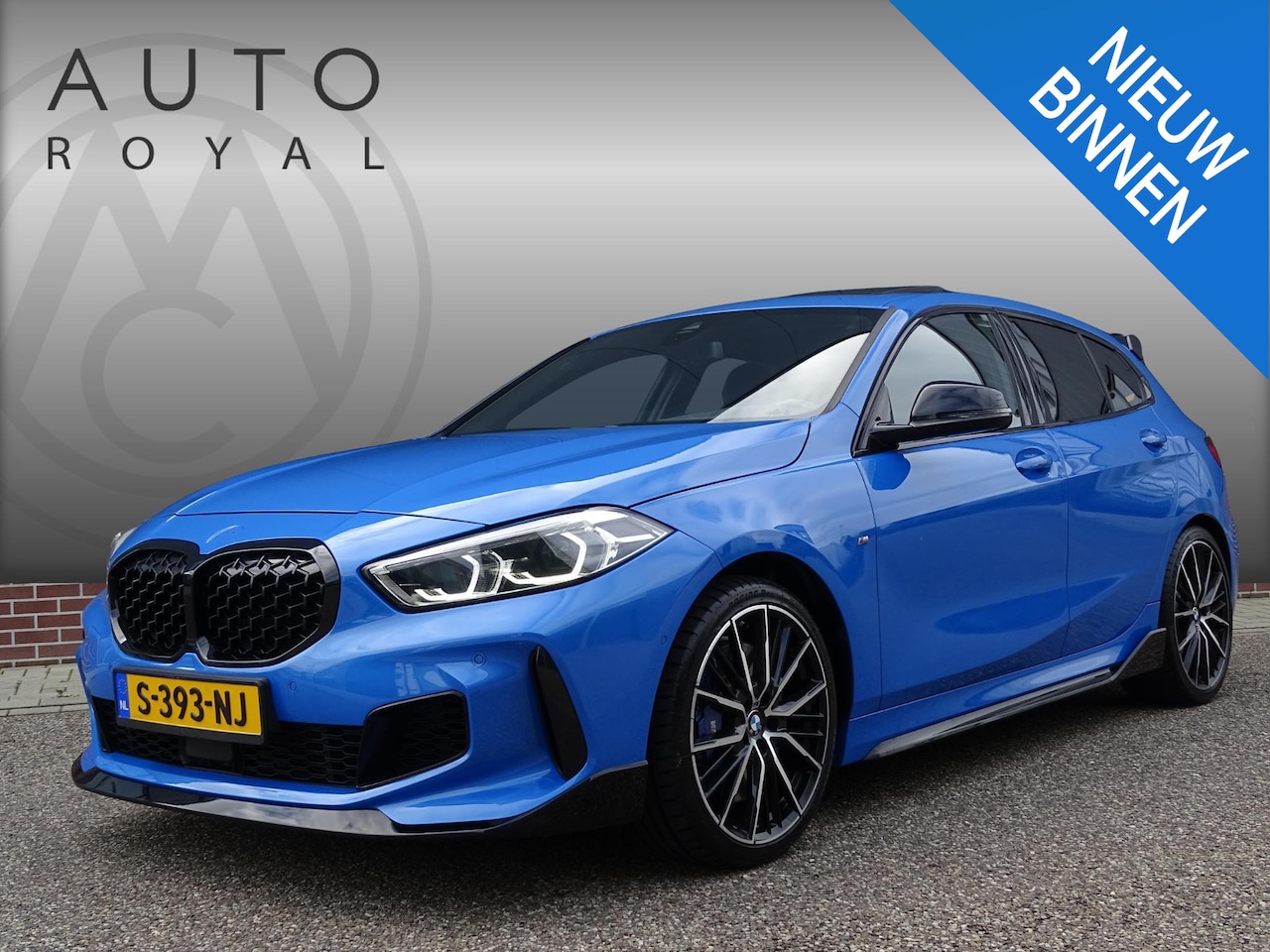 BMW 1-serie - M135i xDrive High Executive PANORAMADAK|HEAD-UP DISPLAY|DODEHOEK DETECTIE|ACHTERUIT RIJ CA - AutoWereld.nl