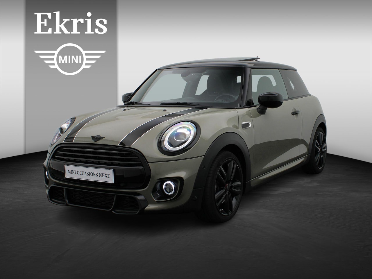 MINI Cooper - 3-deurs Automaat l John Cooper Works Trim l Serious Business l 17" LM Track Spoke zwart l - AutoWereld.nl