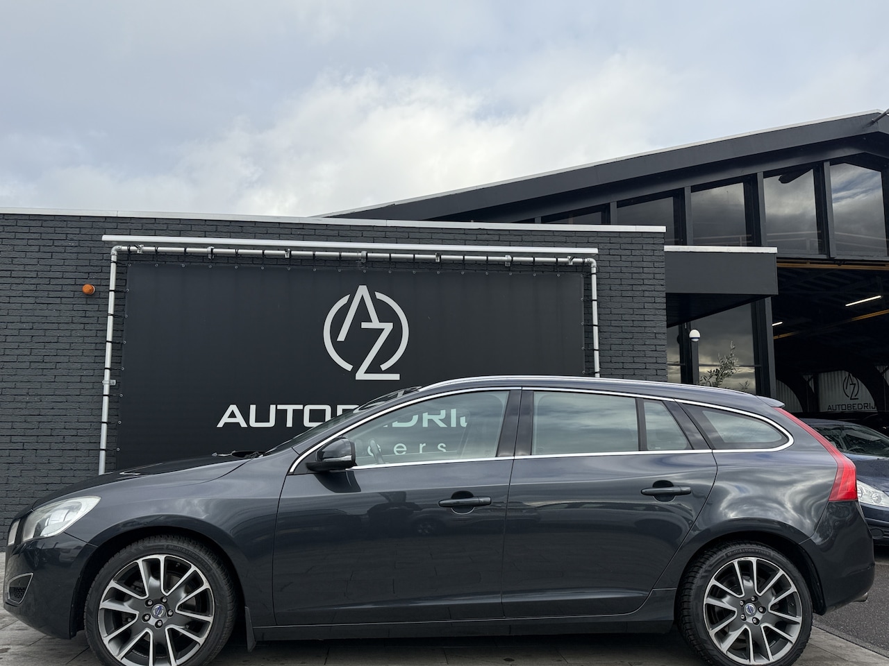 Volvo V60 - 1.6 T4 Summum schuifdak ! - AutoWereld.nl