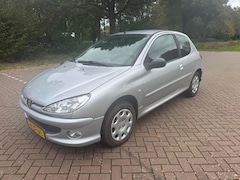 Peugeot 206 - 1.4 Airco / Nieuwe apk