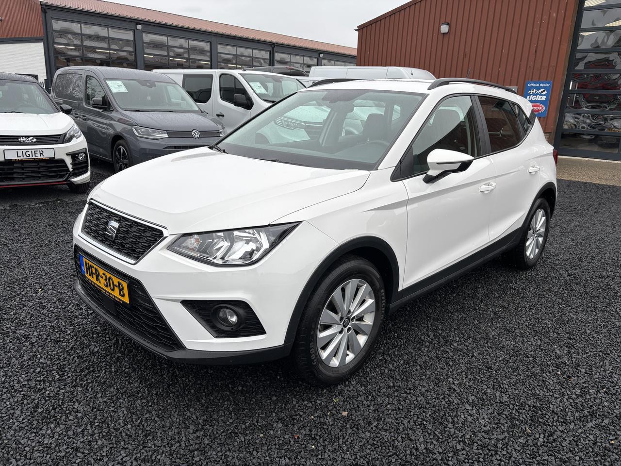 SEAT Arona - 1.0 TSI 110PK STYLE CARPLAY APPLE ANDROID - AutoWereld.nl