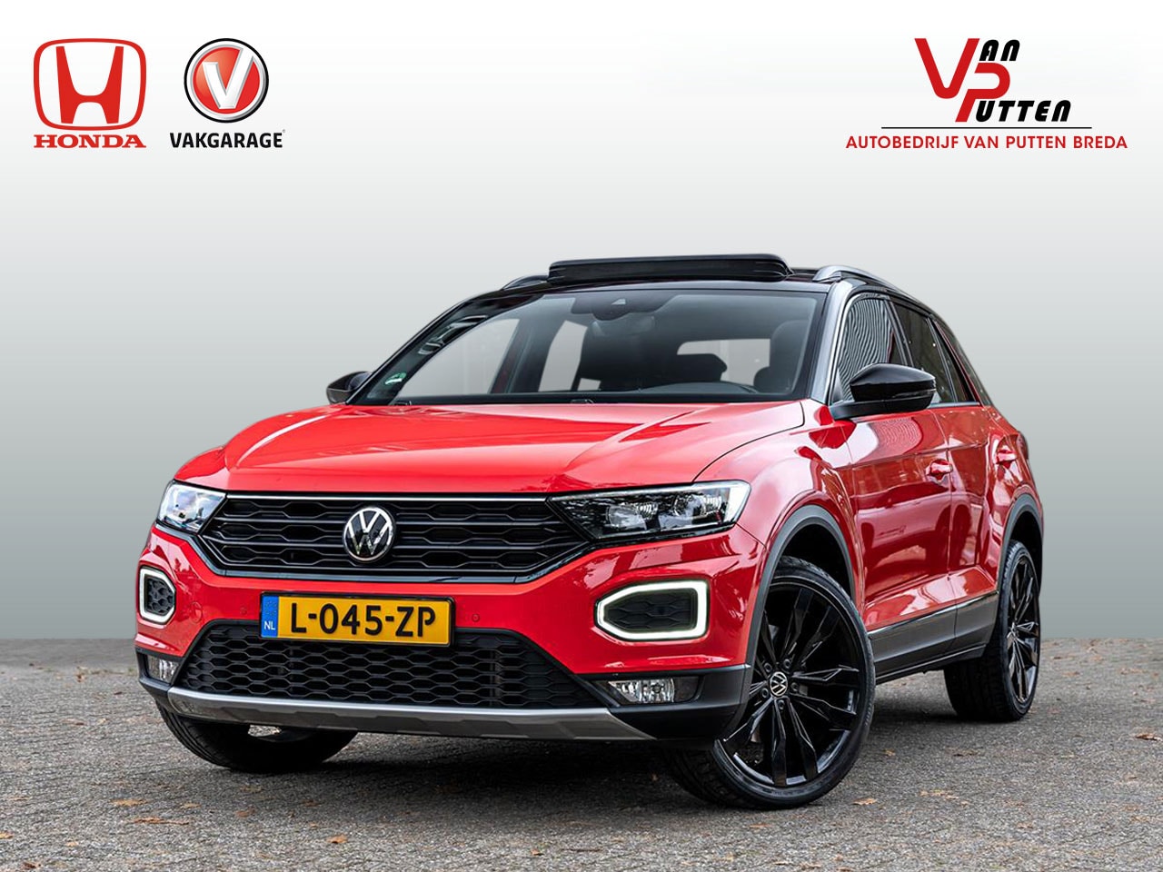Volkswagen T-Roc - 1.5 TSI Sport | Automaat | Schuif/kantel panodak | Apple Carplay | ACC | PDC | Achteruitri - AutoWereld.nl