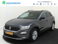Volkswagen T-Roc - 1.0 TSI Style | Navigatie | Parkeersensoren | CarPlay | Draadloze telefoonlader | Airco |