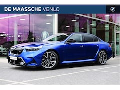 BMW M5 - 5 Serie Automaat / Panoramadak / Stoelventilatie / Bowers & Wilkins / M Multifunctionele v