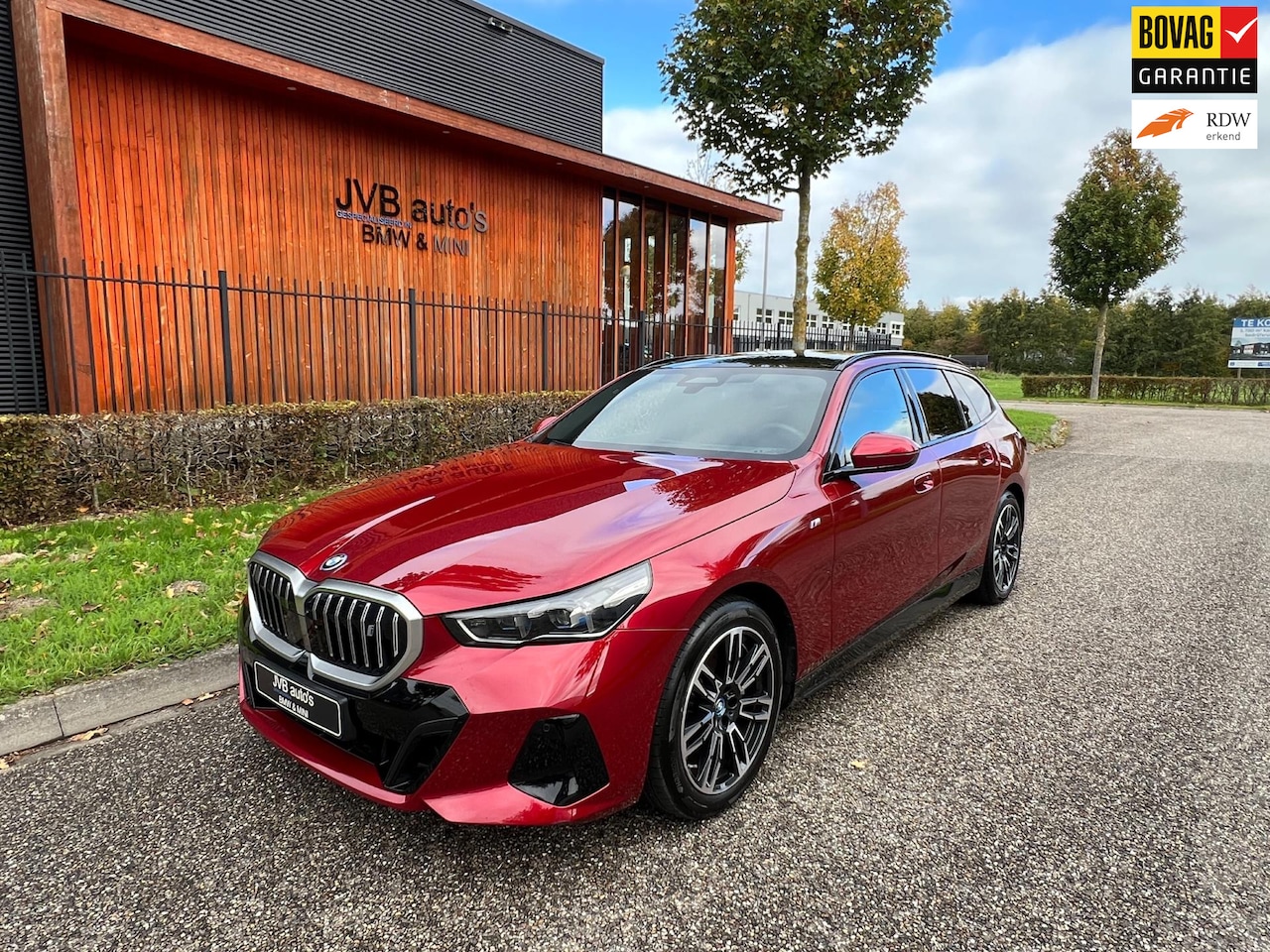 BMW i5 Touring - EDrive40 M Sport, B&W, panorama, trekhaak - AutoWereld.nl
