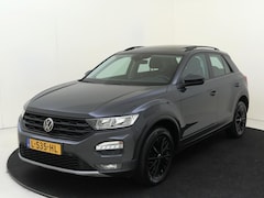 Volkswagen T-Roc - 1.0 TSI Style | Panoramadak | Trekhaak | Navigatie | Digital cockpit Pro | Adaptieve cruis