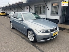 BMW 3-serie - 325i Dynamic Executive / Aut. / Elec. Trekhaak / NAVI