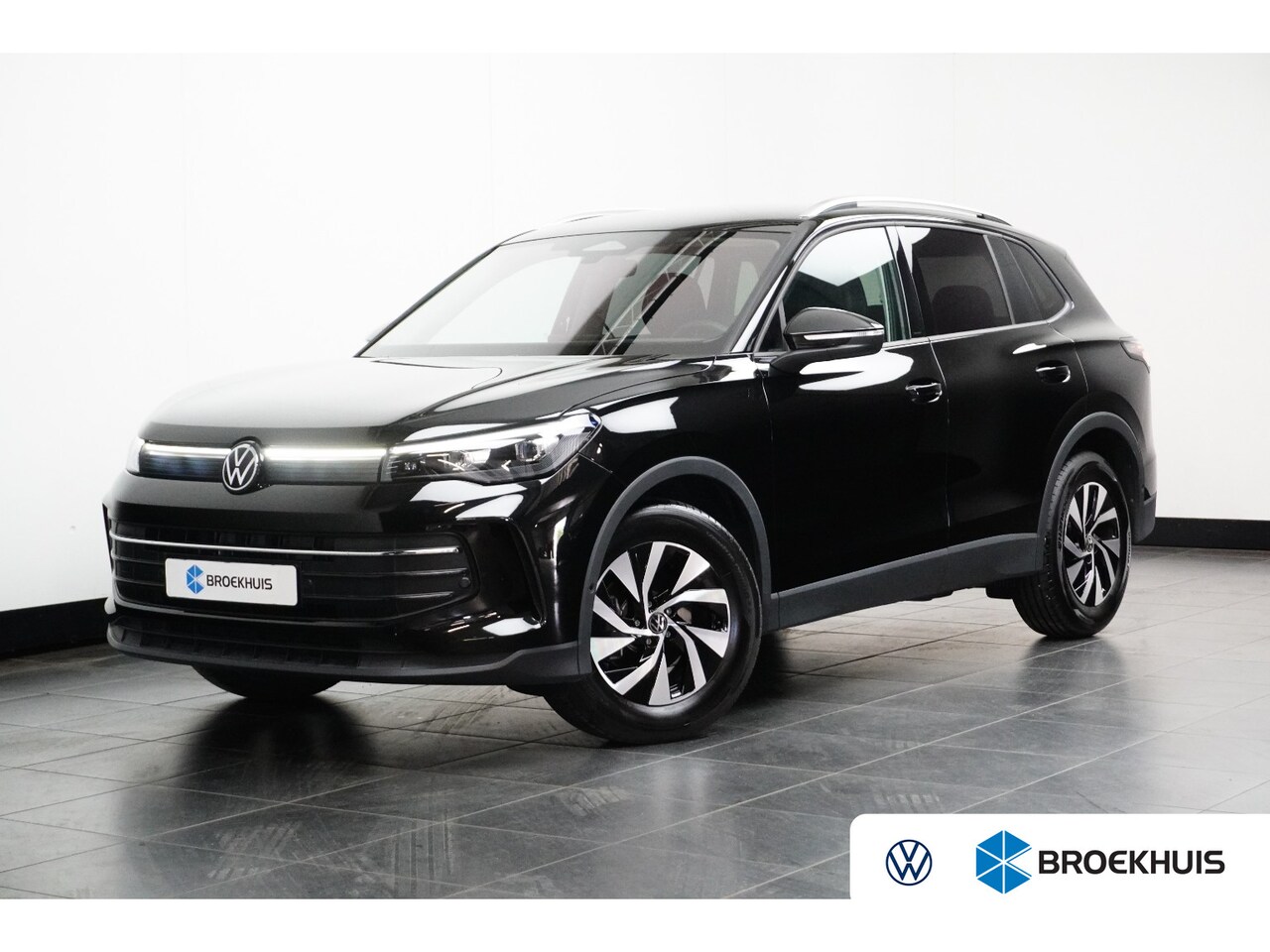 Volkswagen Tiguan - 1.5 eTSI 110 kW Life | TREKHAAK | STUUR + STOELVERW. | CAMERA | CRUISE. CONTROL | APP. CON - AutoWereld.nl