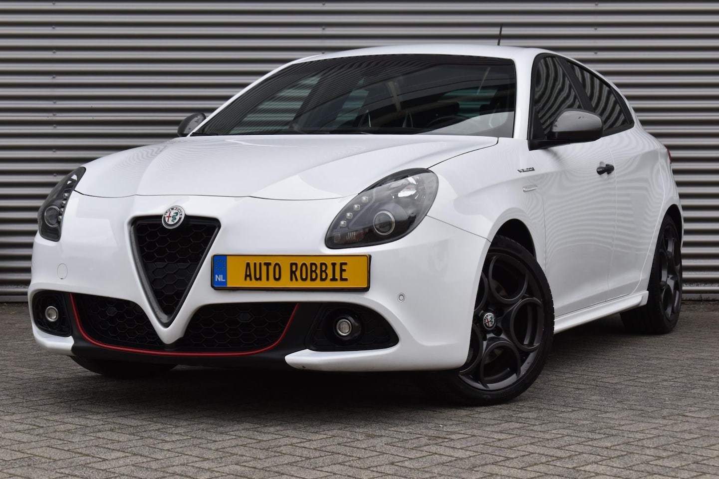 Alfa Romeo Giulietta - 1.7 TBI Turbo Veloce 240-PK, Airco, Ecc, Cruise, Navi, Trekhaak. - AutoWereld.nl