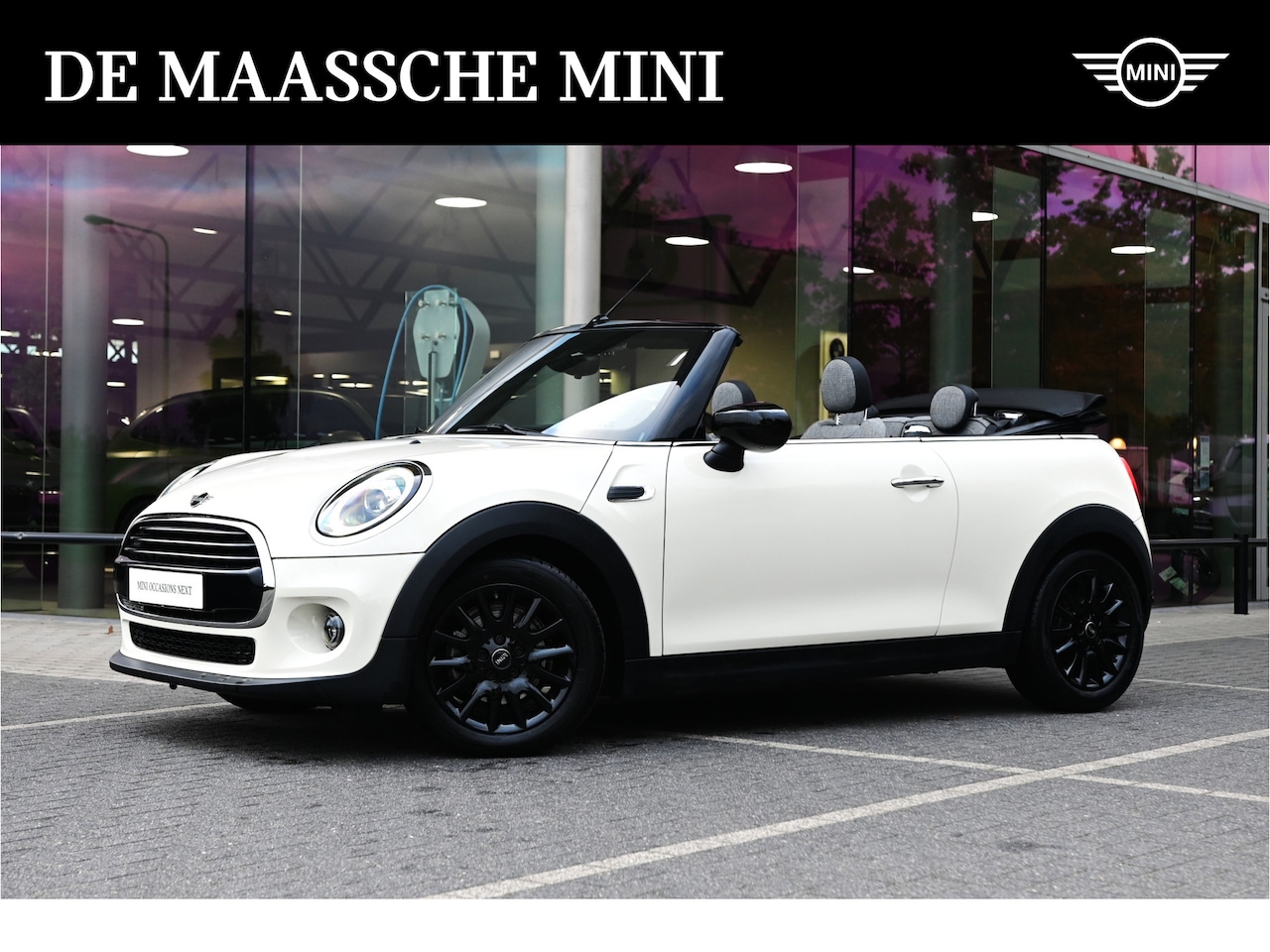 MINI Cabrio - Cooper Automaat / Comfort Access / LED / Stoelverwarming / Comfortstoelen / Aircondtitioni - AutoWereld.nl