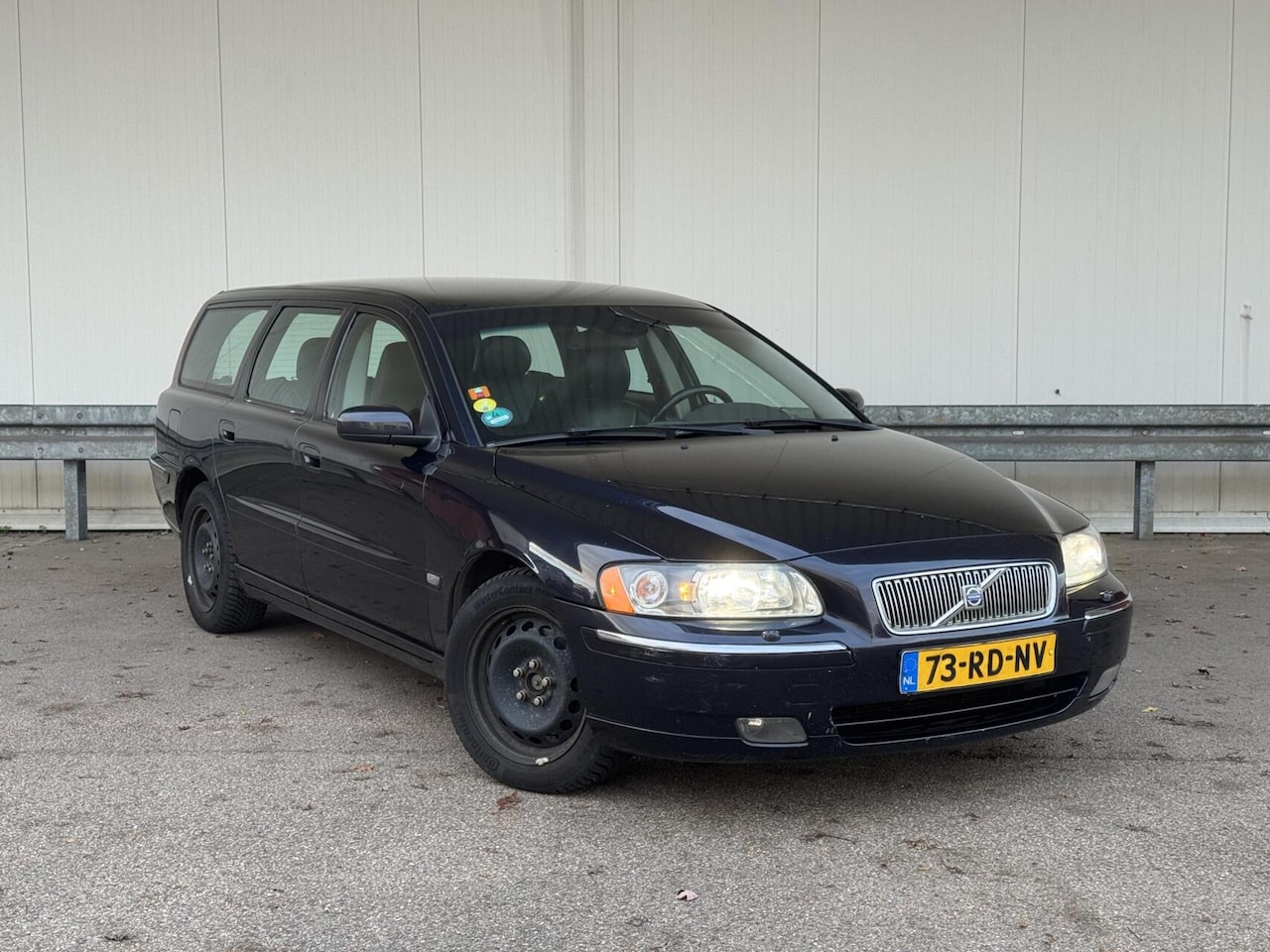 Volvo V70 - 2.5T Summum|Memory|Automaat|5 Cil Turbo|Leder|Trekhaak|Stoelverwarming - AutoWereld.nl