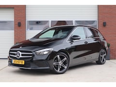 Mercedes-Benz B-klasse - 180 AMG-Line Sport velgen 18" - Wegklapbare trekhaak - Widescreen - Camera - Dealeronderho