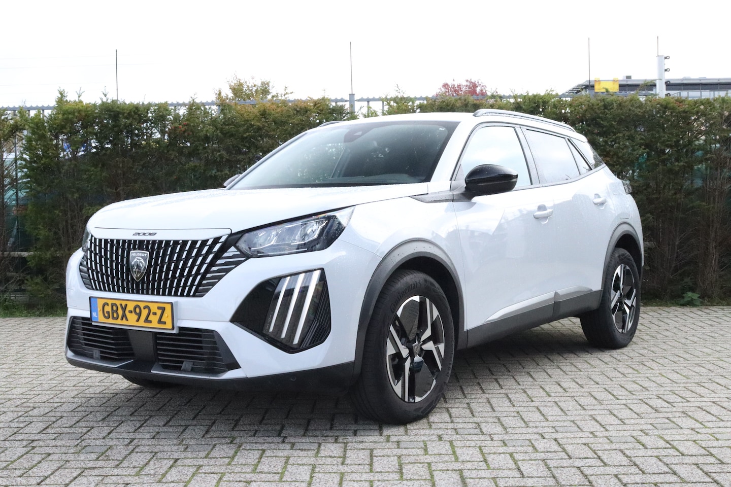 Peugeot 2008 - 1.2 PureTech 100 Allure Camera Achter l NL auto l Climate control - AutoWereld.nl