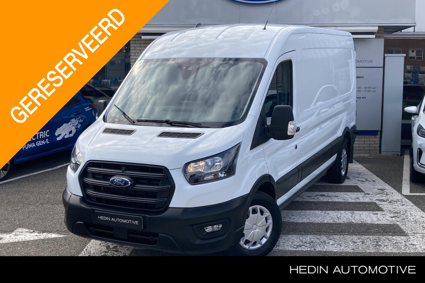 Ford Transit - 350 2.0 TDCI L3H2 Trend Automaat | Navigatie | Stoelverwarming | Trekhaak - AutoWereld.nl