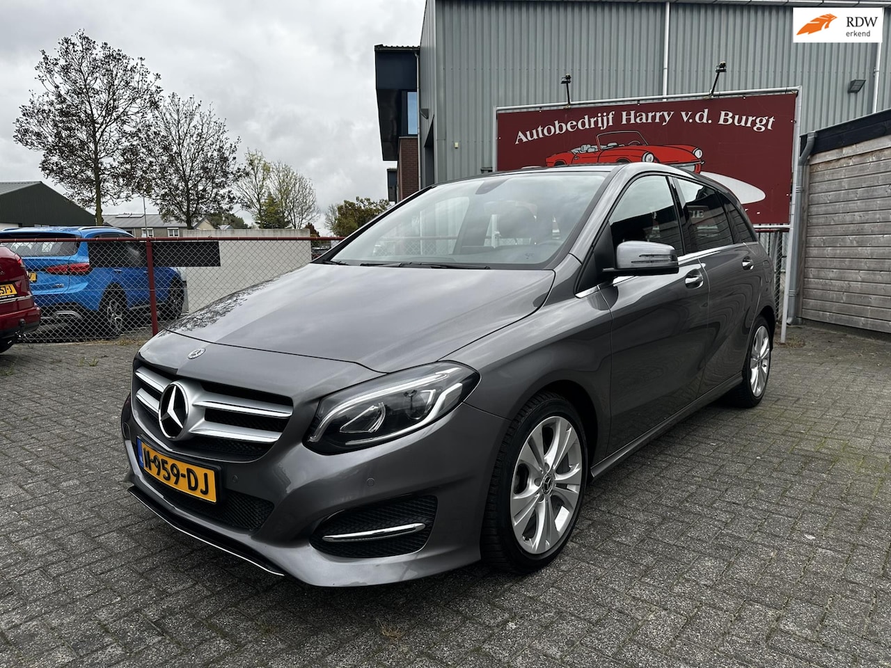 Mercedes-Benz B-klasse - 180 Business Solution Camera | Navigatie | Apple Carplay | Climate Control - AutoWereld.nl