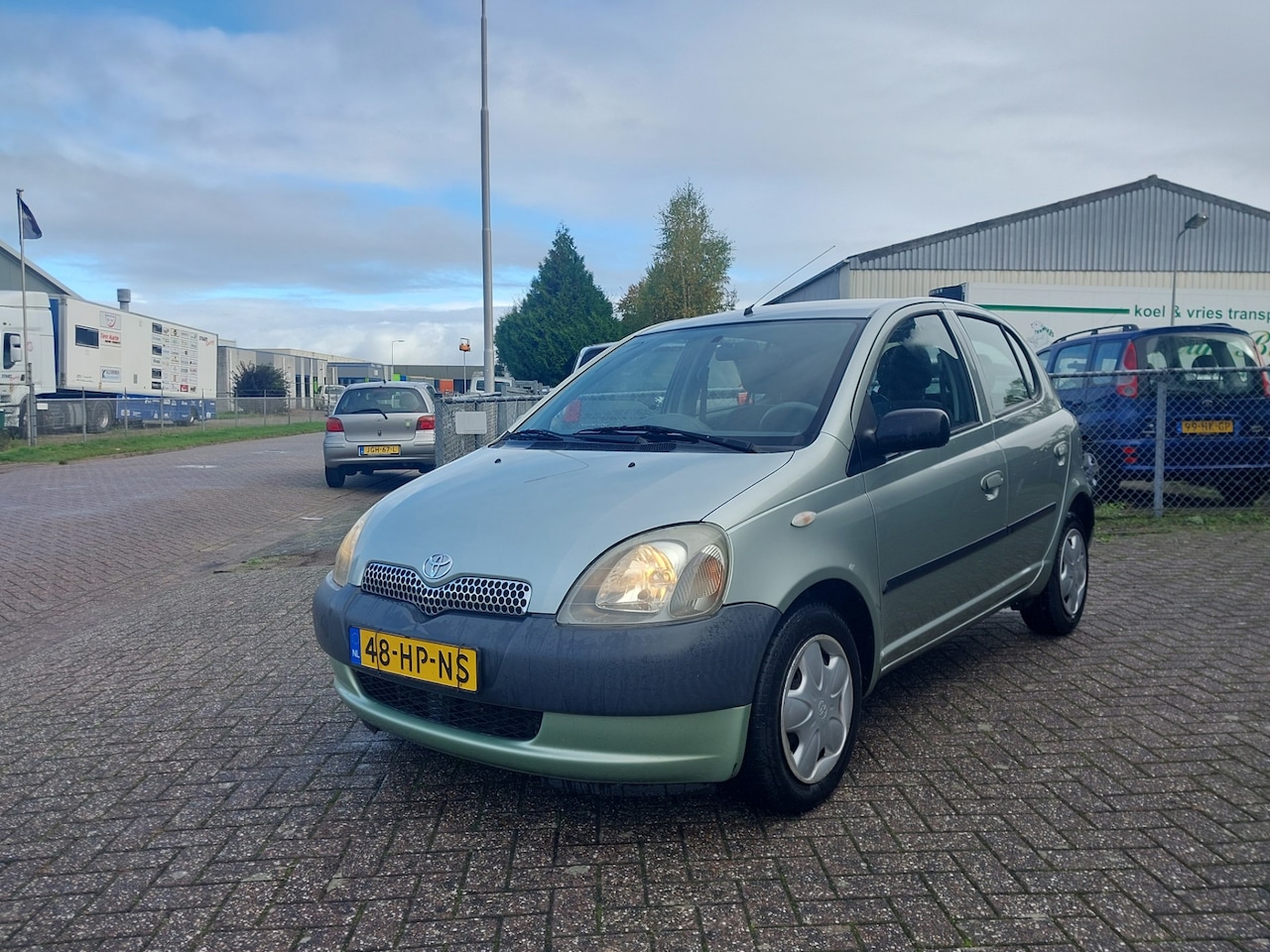 Toyota Yaris - 1.3-16V VVT-i Sol !! BEKIJK FOTO'S !! - AutoWereld.nl
