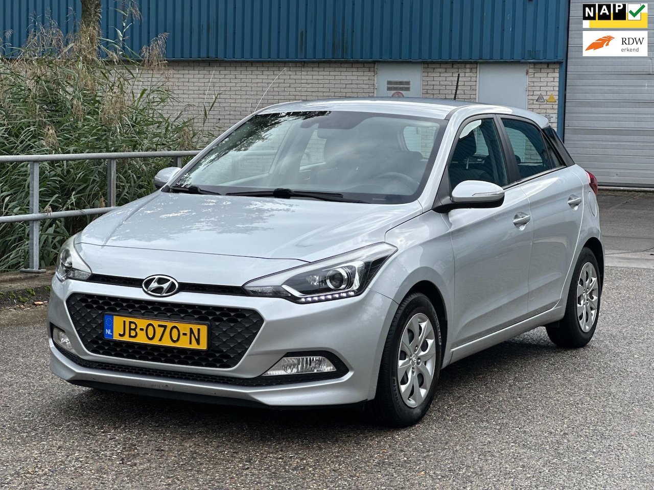 Hyundai i20 - 1.2 HP i-Motion Comfort 1e Eigenaar NAVI Clima! Camera 93.800 KM NAP - AutoWereld.nl