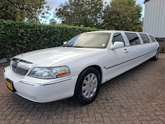 Lincoln Town Car - STRETCH 4.6 V8 15650.- INCL BTW 9-PERSOONS LIMOUSINE 242PK