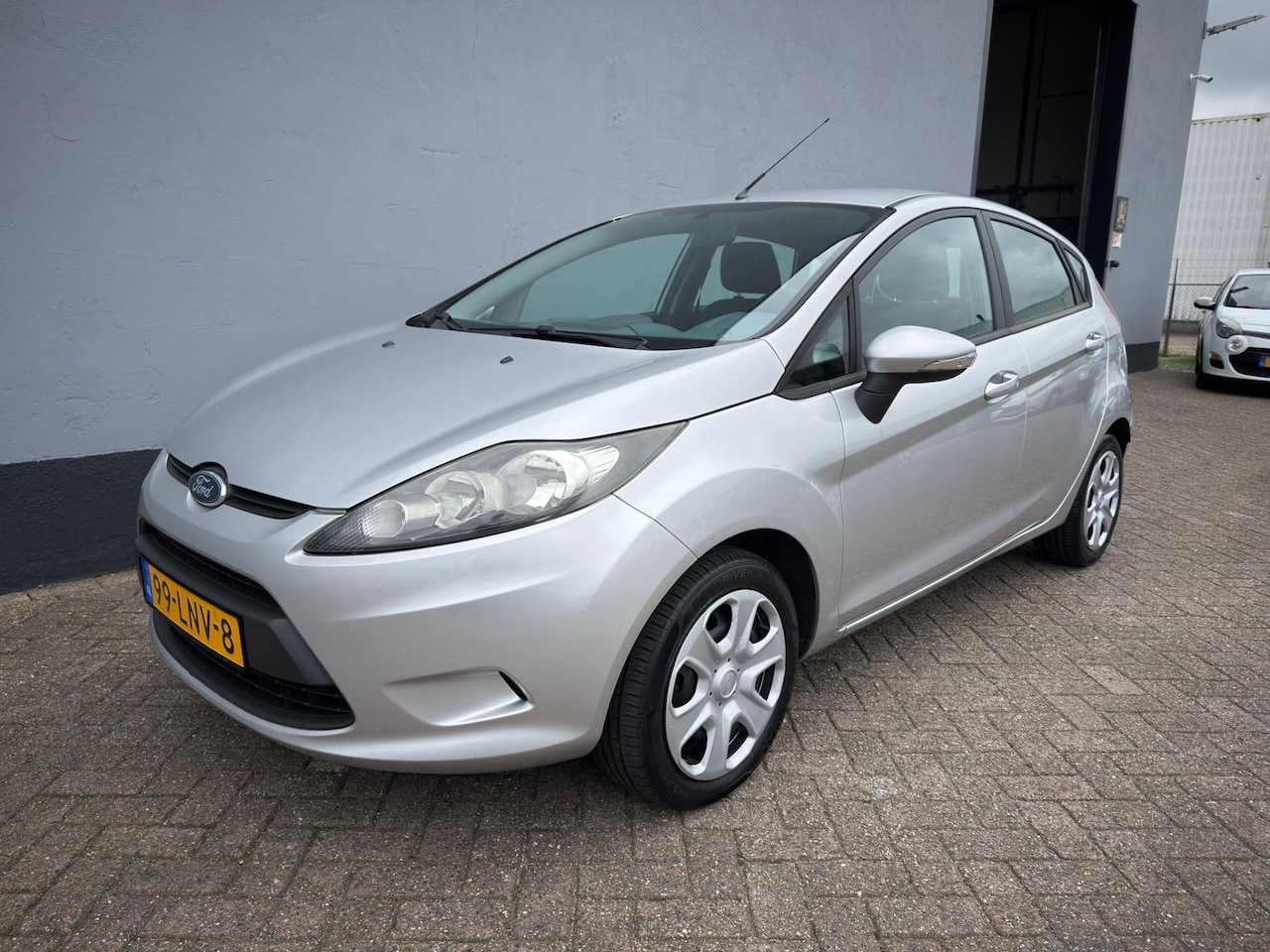 Ford Fiesta - 1.25 Limited 5-Deurs - Airco - Trekhaak - AutoWereld.nl