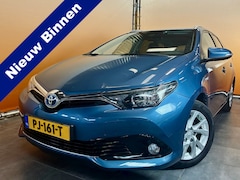 Toyota Auris Touring Sports - 1.8 Hybrid Dynamic Go dealer onderhouden | trekhaak navi | cruise | clima | apk 11/26