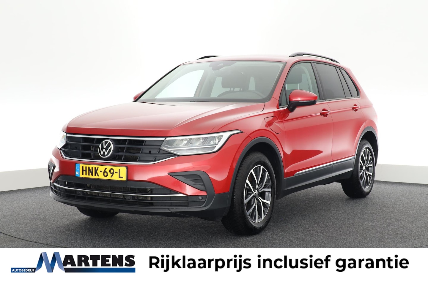 Volkswagen Tiguan - 1.4 TSI 245pk eHybrid Life Stoelverwarming Virtual Cockpit Navigatie - AutoWereld.nl