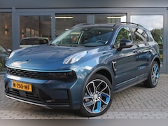 Lynk & Co 01 - 1.5 | Pano-dak | Carplay | N.A.P.| Stoelverwarming | Achteruitrijcamera | Keyless | Adapti