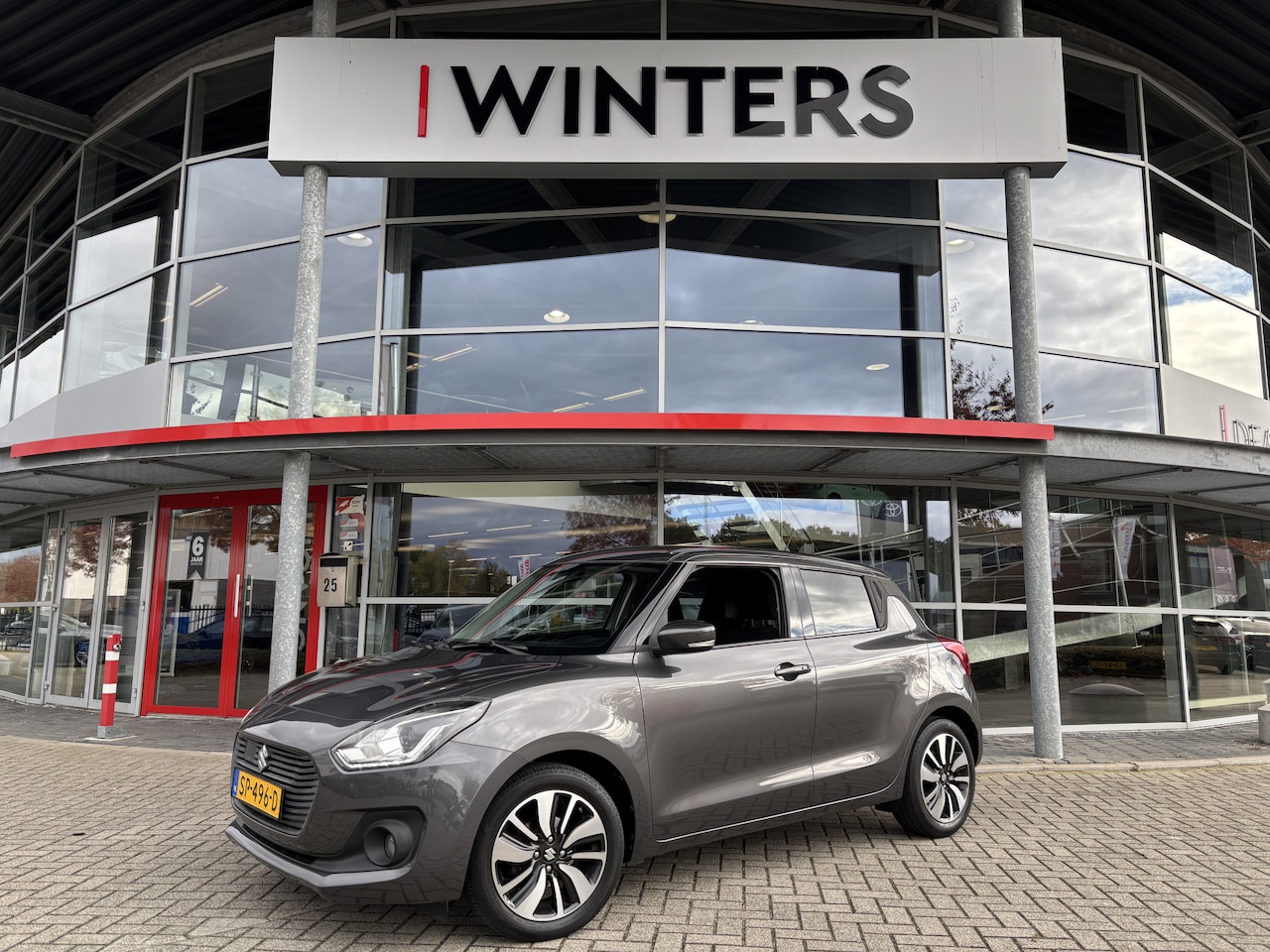 Suzuki Swift - 1.2 Stijl Smart Hybrid | Navigatie | Camera | Stoelverwarming | Adaptive Cruise Control | - AutoWereld.nl