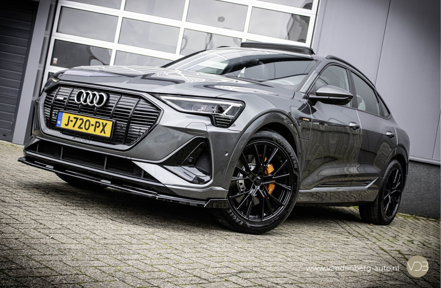 Audi e-tron Sportback - 50 Quattro 3x S-Line SFEERVERLICHTING PANO TREKHAAK - AutoWereld.nl