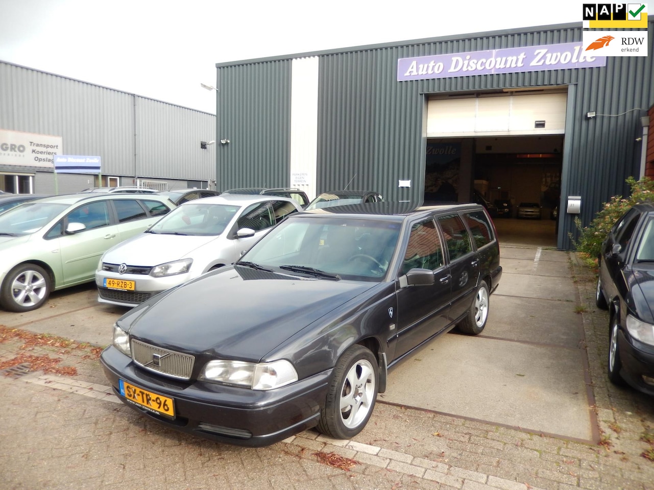 Volvo V70 - 2.5 Sports-Line APK 30-09-2026 AUTOMAAT - AutoWereld.nl