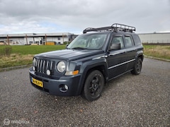 Jeep Patriot - 2.4 Limited 4X4 / NIEUWE APK / AIRCO / TREKHAAK