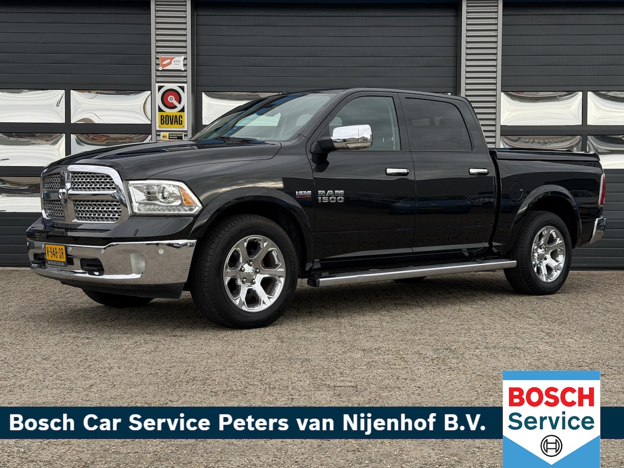 Dodge Ram 1500 - 5.7 V8 4x4 Crew Cab 5'7 Laramie LUCHTVERING BENZINE 1ste EIG. NAVI BTW 20" 45DKM! - AutoWereld.nl