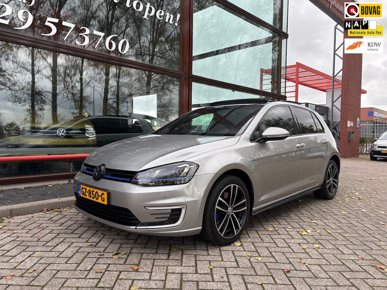 Volkswagen Golf - 1.4 TSI GTE | 204pk Hybride | Panoramadak | Carplay | - AutoWereld.nl