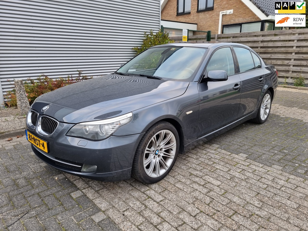 BMW 5-serie - 523i Sedan Automaat! Navi! Bj:2009 NAP! - AutoWereld.nl