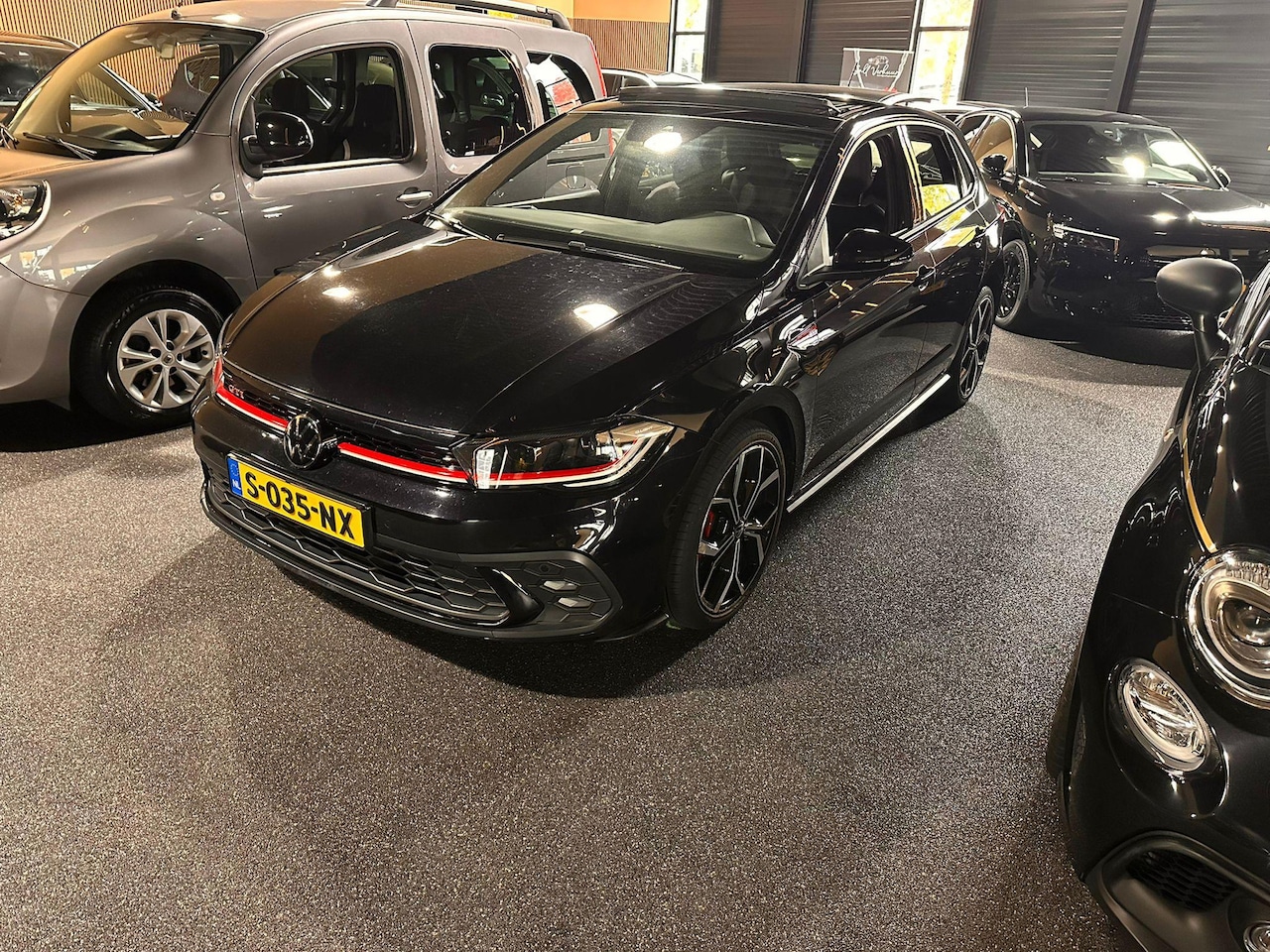 Volkswagen Polo - 2.0 TSI GTI Pano/Virtual/IQlight - AutoWereld.nl