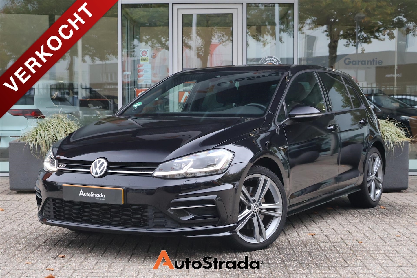 Volkswagen Golf - Vii 1.5 R-LINE 150pk DSG | Navigatie | Virtual | Stoelverwarming | ACC | LED I Dynaudio - AutoWereld.nl