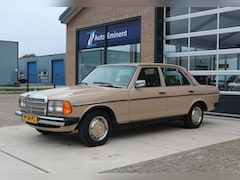 Mercedes-Benz 200-280 (W123) - 200 5-bak cpv concours conditie