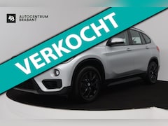 BMW X1 - SDrive18i (PANORAMADAK, TREKHAAK, STOELVERWARMING, NAVIGATIE, DEALER ONDERHOUDEN)