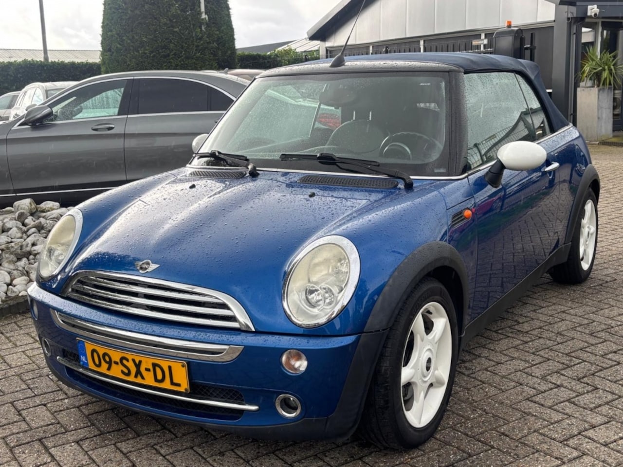 MINI Cabrio - Mini 1.6 Cooper Chili 2006 Blauw Historie - AutoWereld.nl