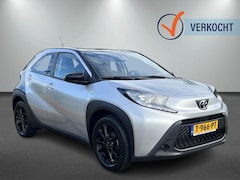Toyota Aygo X - 1.0 VVT-i Play Bi-Tone, optioneel: Zwarte LM velgen voor €1000,